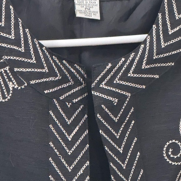 Susan Bristol Black Floral Embroidered Blazer - Picture 2 of 2